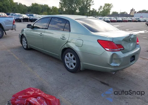 2010 Toyota Avalon Xl z USA, uszkodzony, nr VIN 4T1BK3DB5AU369751